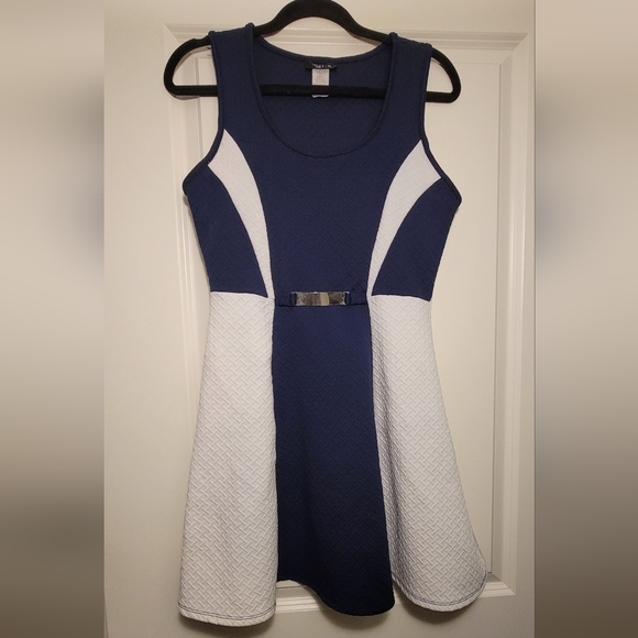 Dresses & Skirts - Medium size blue and white dress